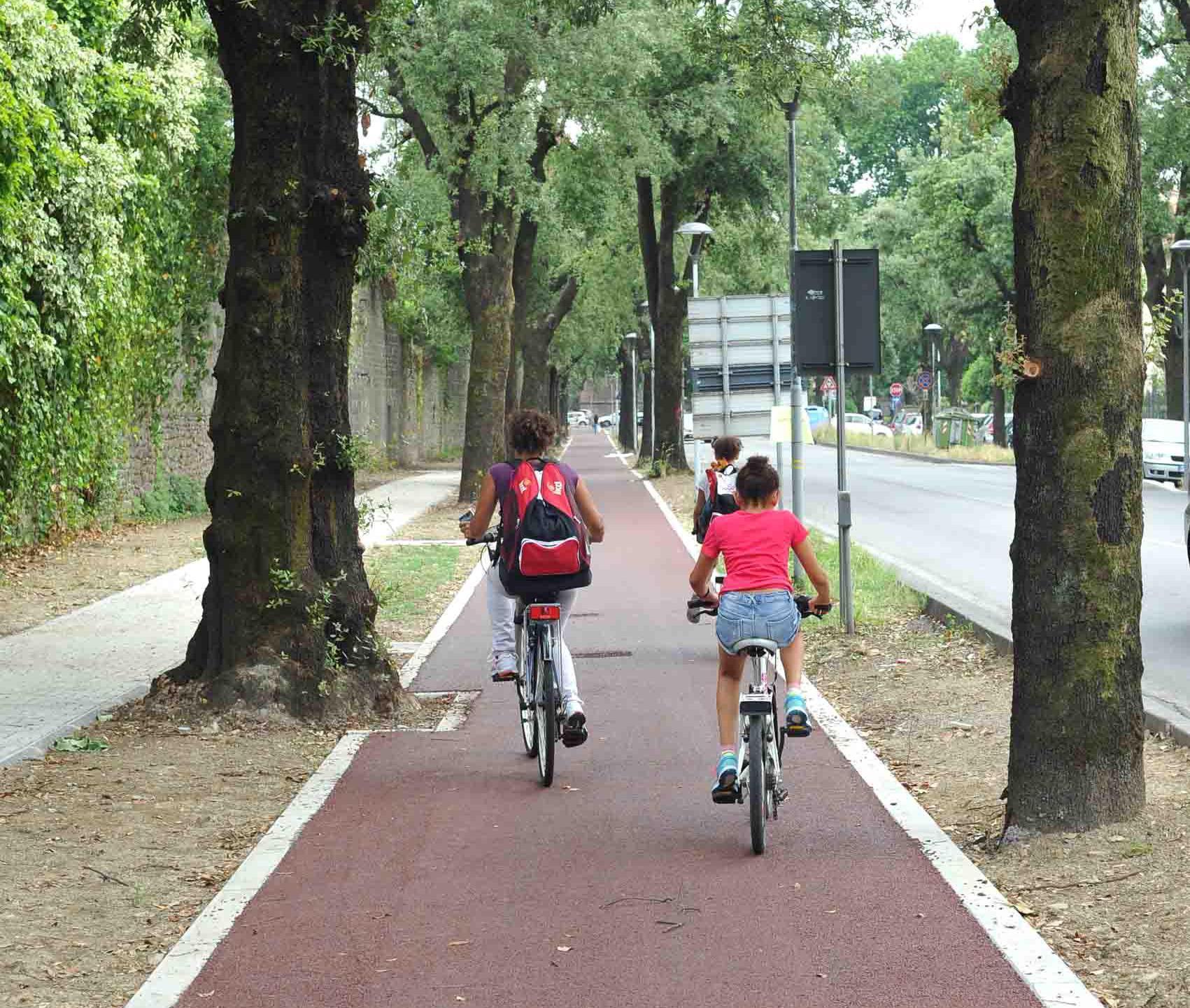 Pista ciclopedonale in viale Arcadia: a breve si concluderanno i lavori