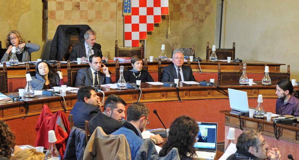 Disco verde a notte fonda per l’operazione sui mutui 