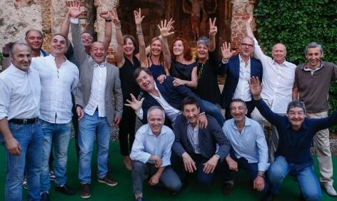 Si ritrovano a cena dopo 48 anni