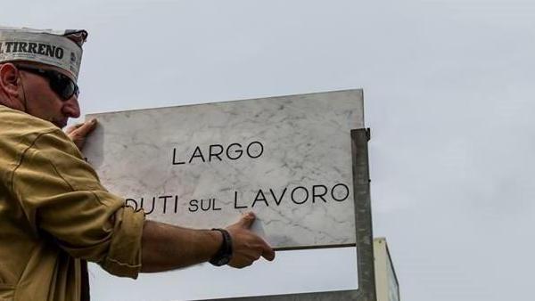 Ripristinata la targa ai Caduti sul lavoro