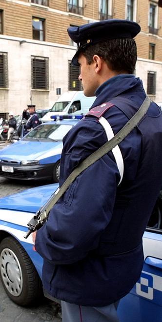 «Mi hanno rubato 10.000 euro»: poi confessa che non è vero