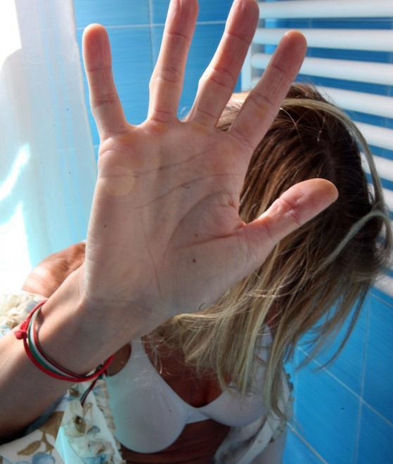 Maltrattava da anni e picchiava la moglie Arrestato tunisino