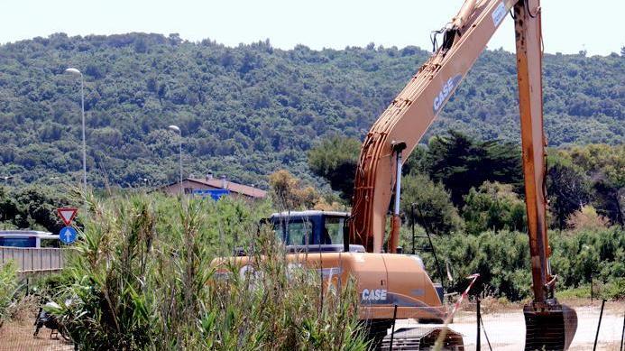 Partiti i lavori dopo la frana massi pericolanti dalla collina