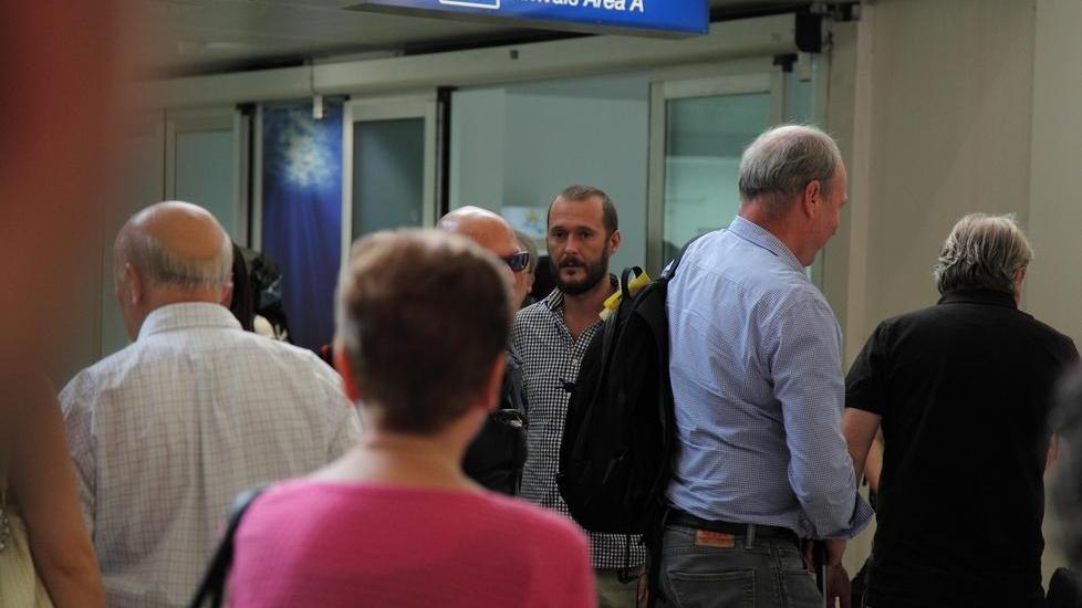 Ebola, l’infermiere «Ora sono a casa e ho bisogno di pace»