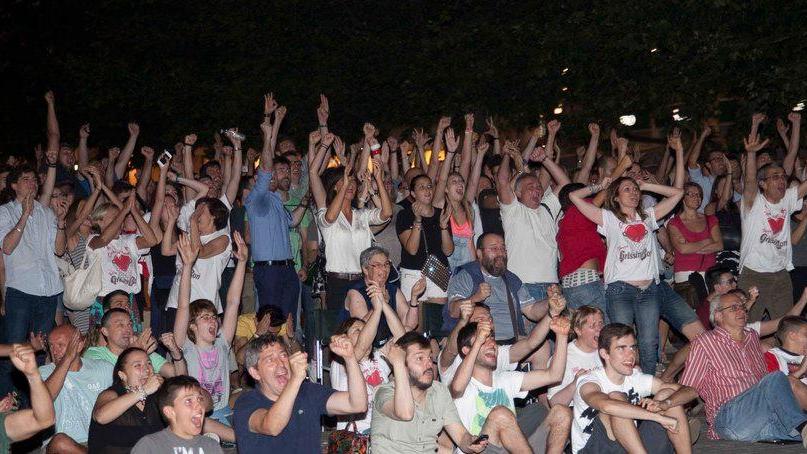 L’esplosione di gioia poi caroselli in auto come fosse il Mundial