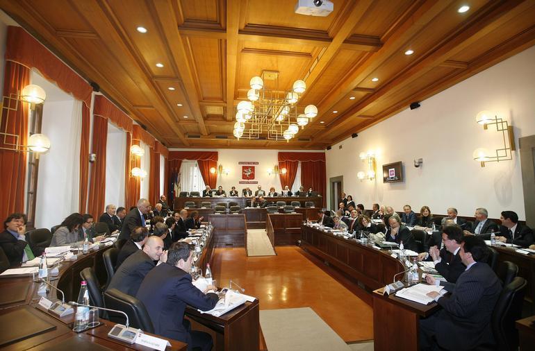 Il salone del consiglio regionale