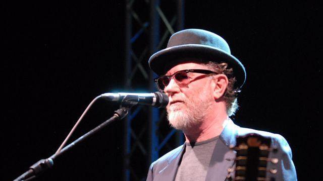Francesco De Gregori durante un concerto