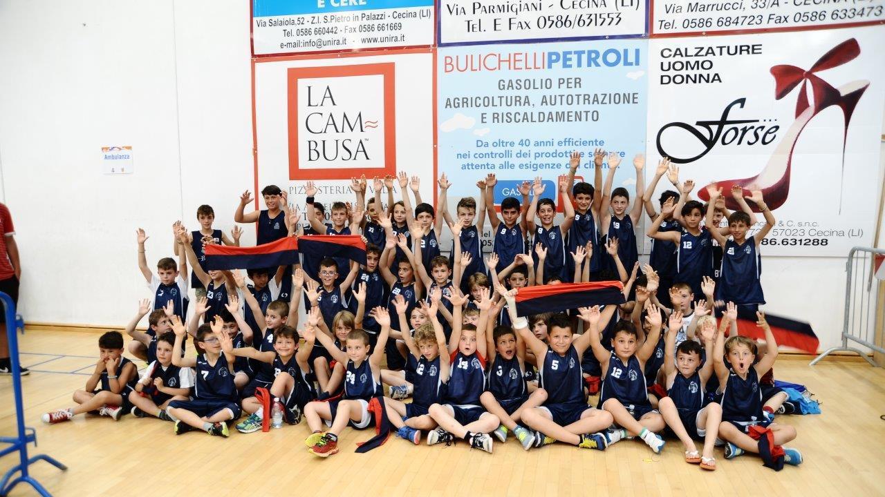 I ragazzi del minibasket, grandi protagonisti dell'epopea del Basket Cecina