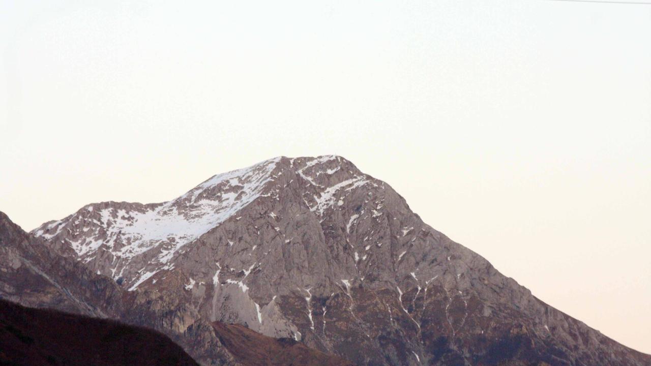 Il Monte Corchia, sul versante versiliese delle Alpi Apuane
