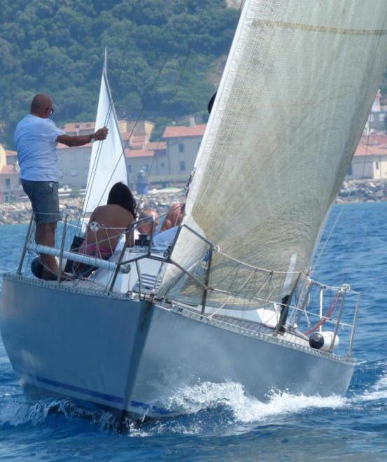 Lezioni di vela su derive al pontile di Forte