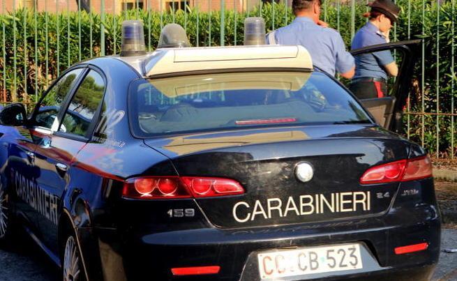 Malviventi svaligiano una casa in centro Portati via gioielli 