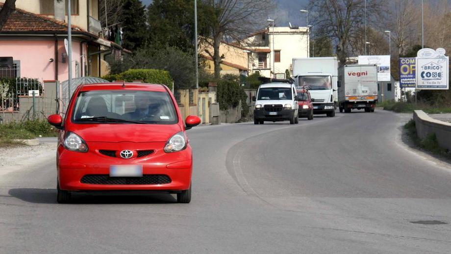 Scontro auto-moto, muore a 41 anni
