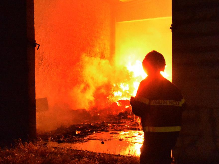 Casa in fiamme, paura a Quartu 