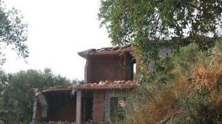 Dopo le demolizioni, a San Teodoro è tempo di polemiche