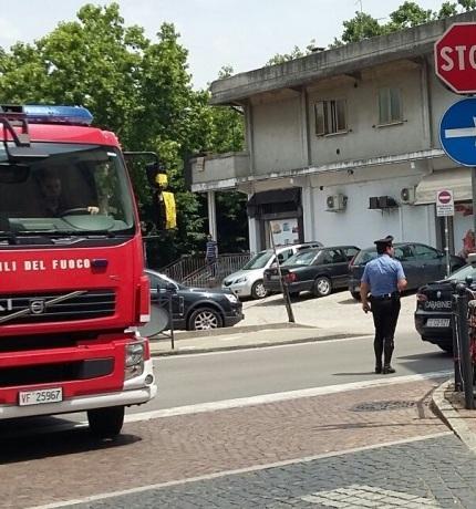 Si sente male in casa Salvato in extremis dai carabinieri