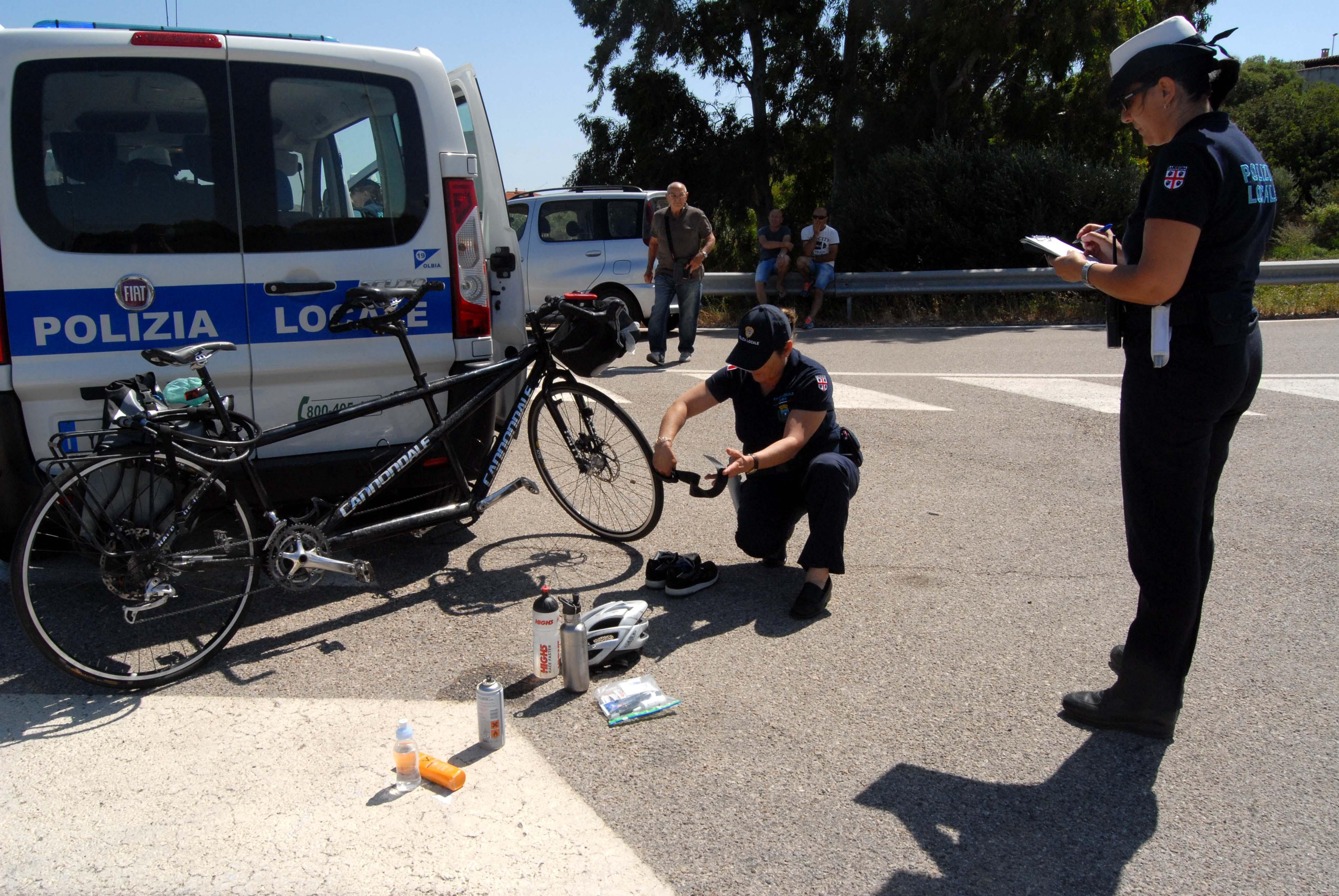 Il tandem dei due turisti tedeschi (foto Vanna Sanna)