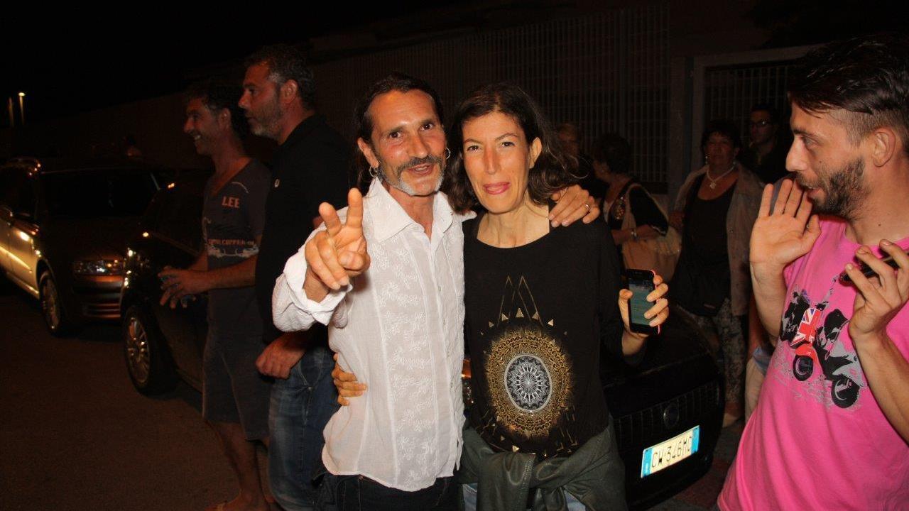 Sean Christian Wheeler, nuovo sindaco di Porto Torres, con la moglie
