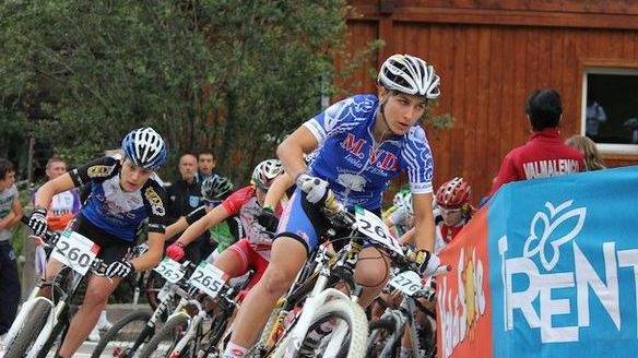 Brocchi d’argento con i colori dell’Elba Bike