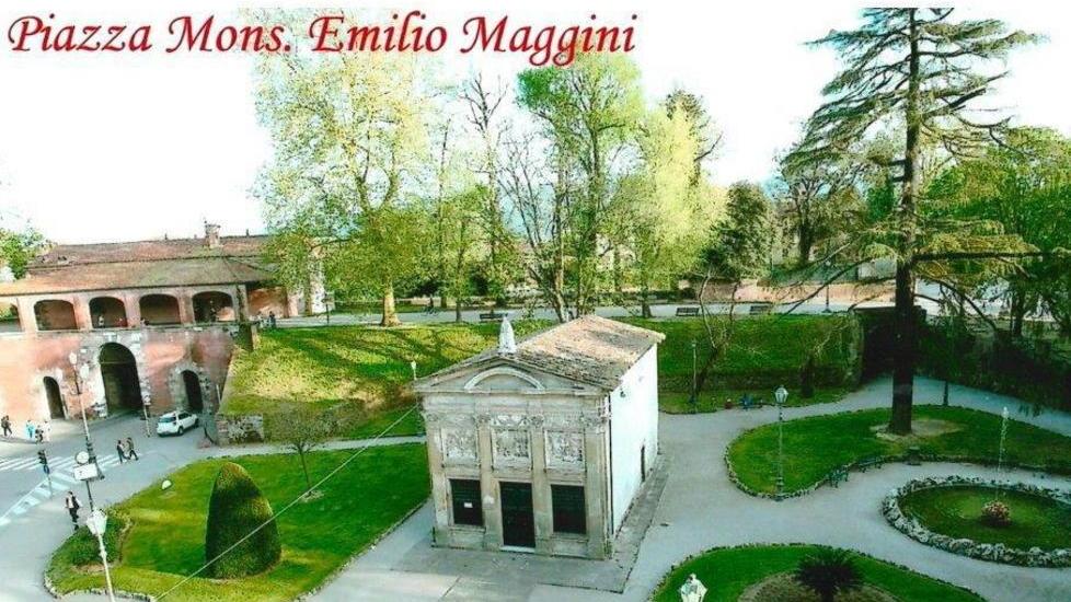 Piazza intitolata a monsignor Maggini