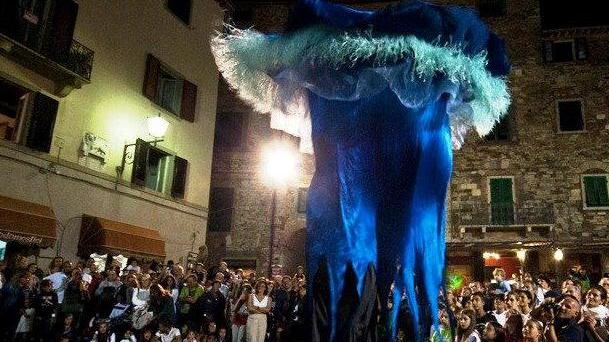 L’ultima sera di magie con il Teatro di Strada