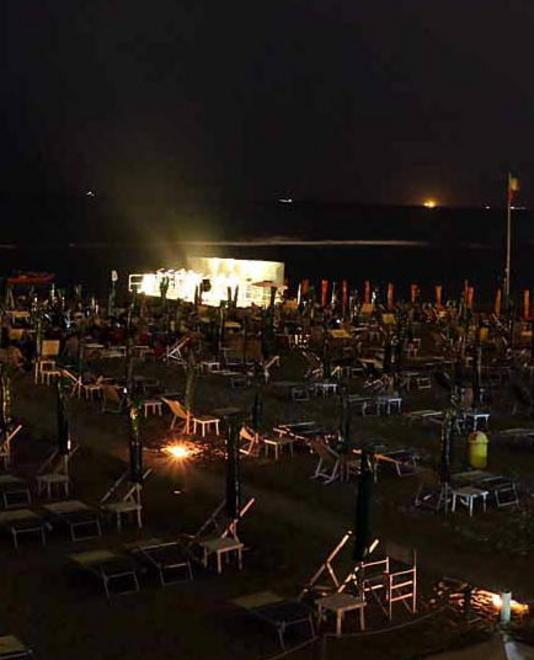 La notte dell’Odissea: venti ore in spiaggia a leggere Omero 