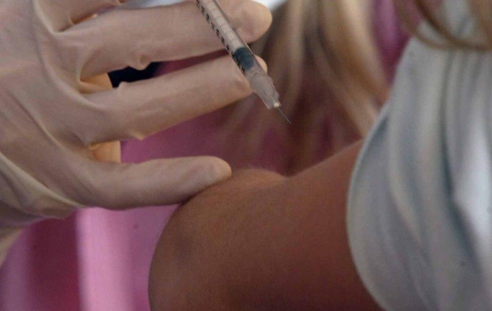Meningite, ecco chi deve fare la profilassi 