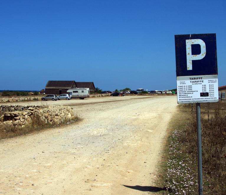 Ticket per la sosta al mare, da oggi nel Sinis si paga 