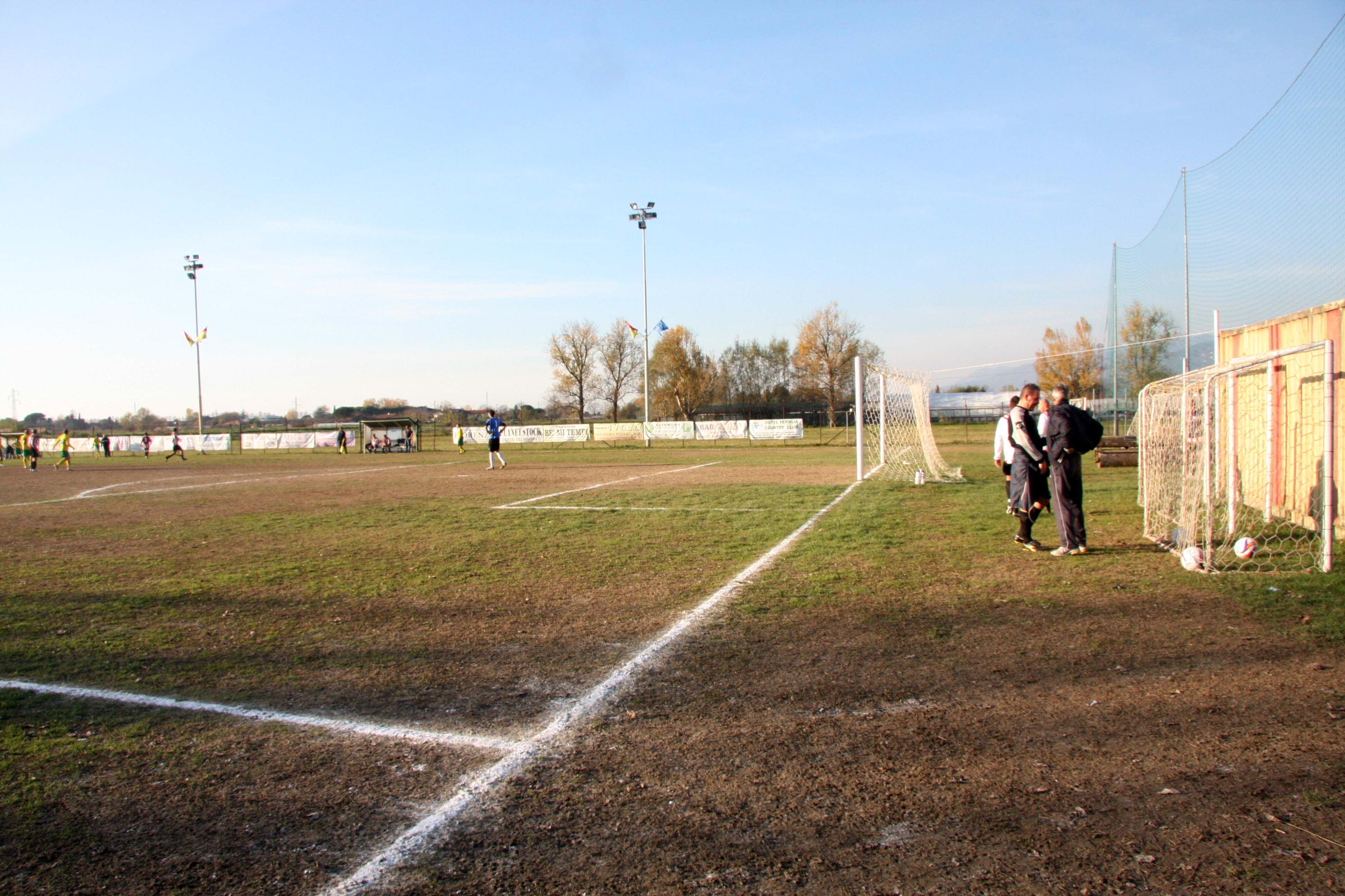 Il campo sportivo di Piano di Mommio