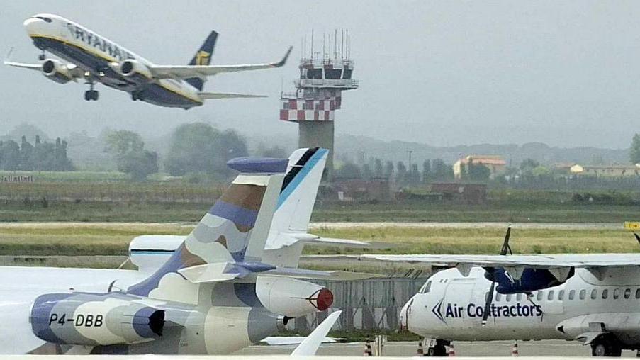 Volo dirottato su Bologna e poi ripartito per il Galilei