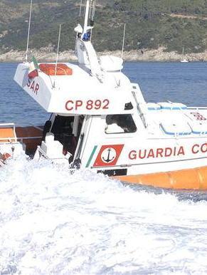 Ha un malore mentre è in barca 