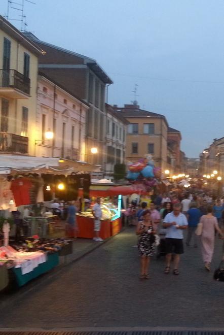 Tutti in centro per la Notte Rosa 