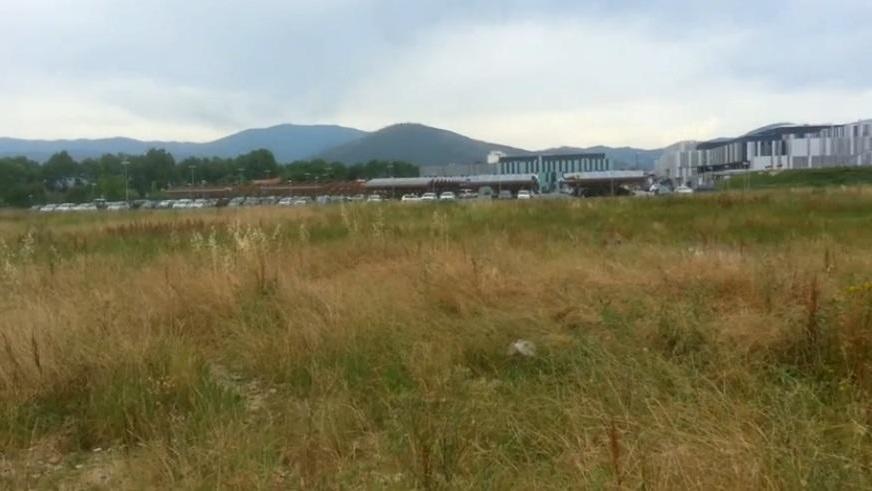 I campi incolti intorno all'area dell'ospedale Santo Stefano di Prato