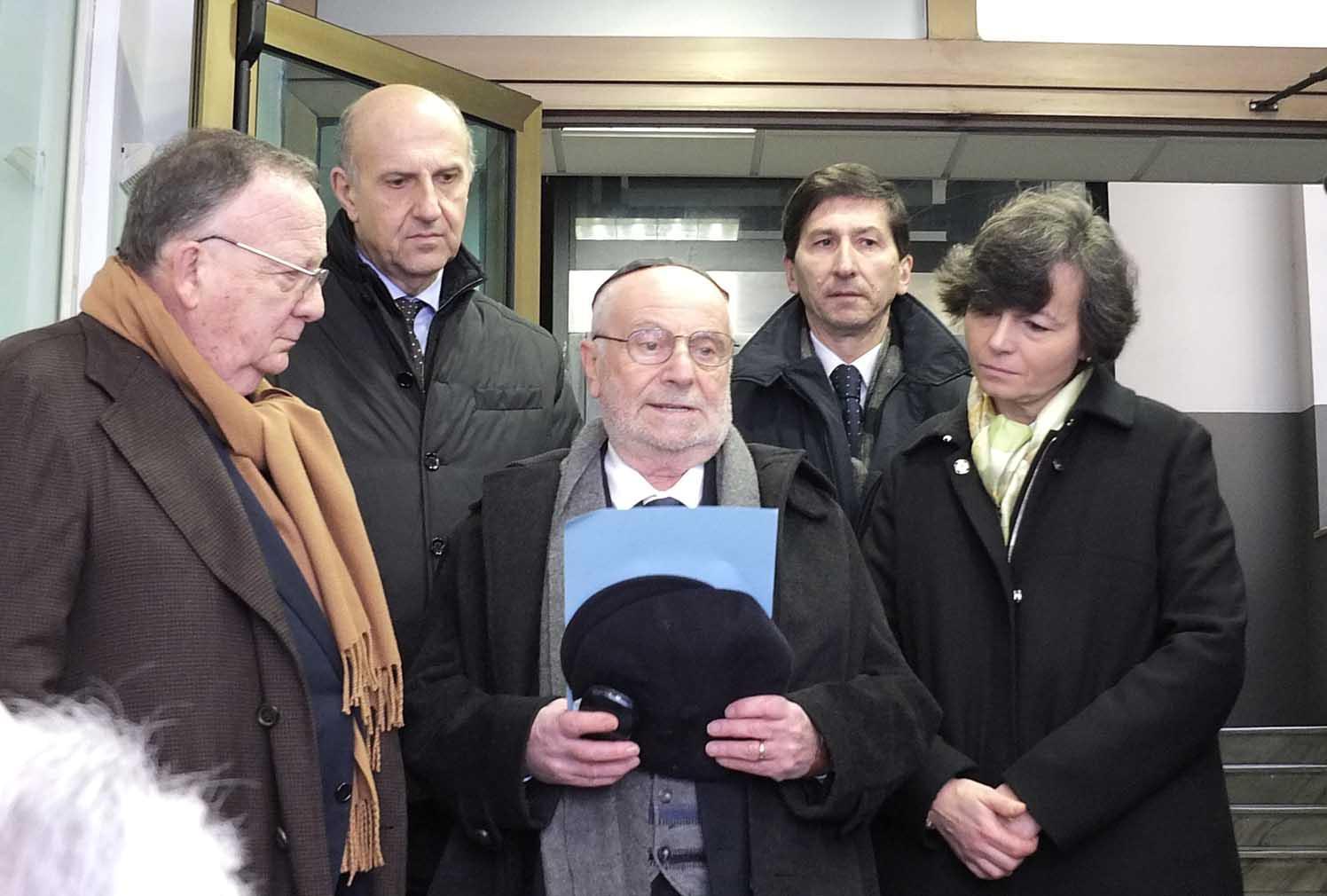 Al centro il professor Bruno Di Porto