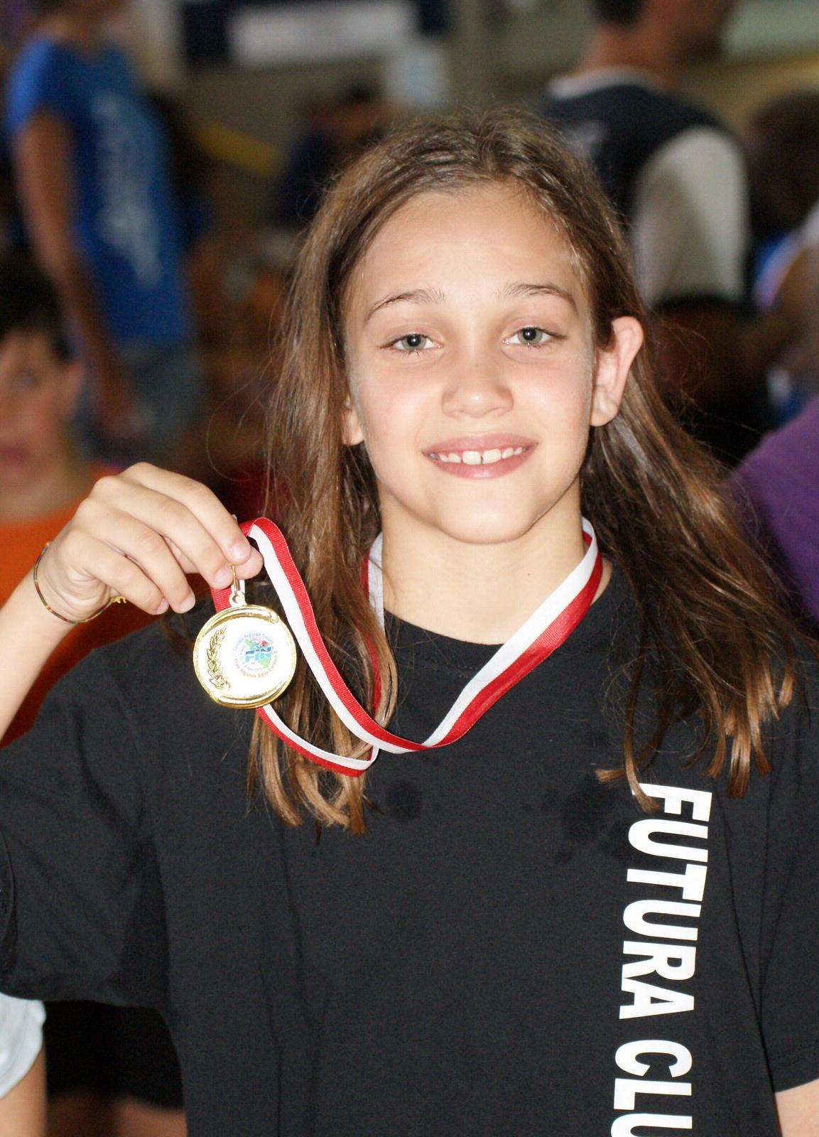 Serena Frati con la medaglia d'oro