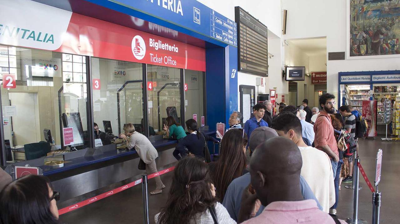 Treni soppressi e ritardi, giornata no per i viaggiatori