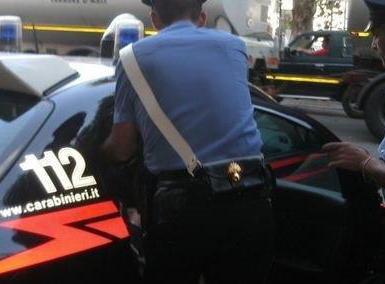 Filma rapporto sessuale poi chiede soldi: arrestato 