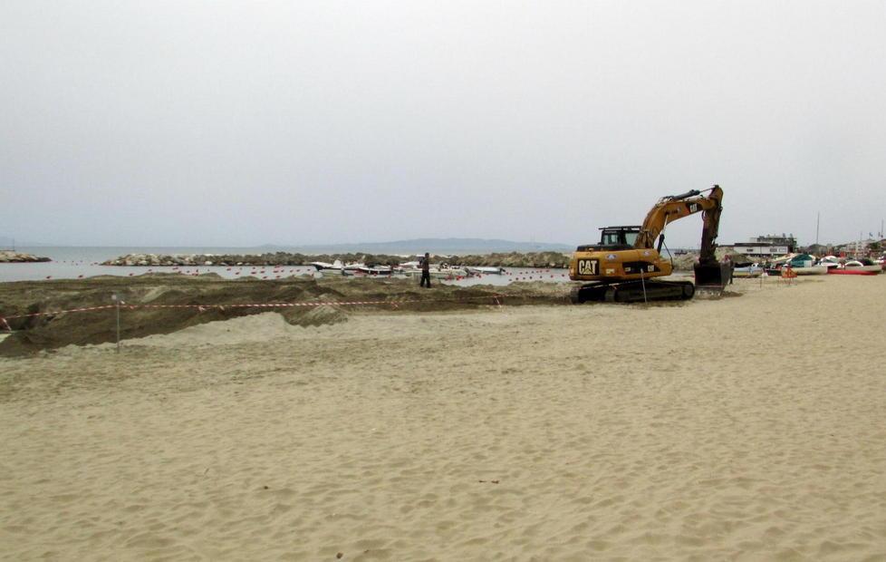 Ruspe sulla spiaggia contro l’erosione 