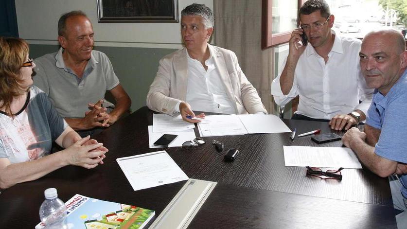 Mazzoni si dimette da presidente del Consorzio balneari