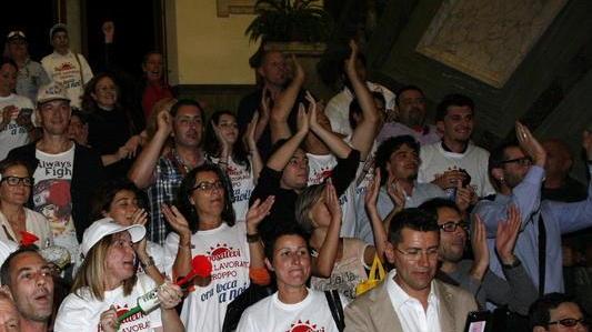 Primo atto di Mallegni: municipio chiuso alle 12