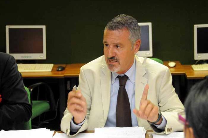 Negozio chiassoso, petizione dei residenti 