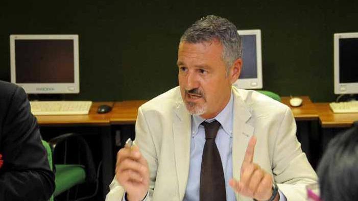 Negozio chiassoso, petizione dei residenti
