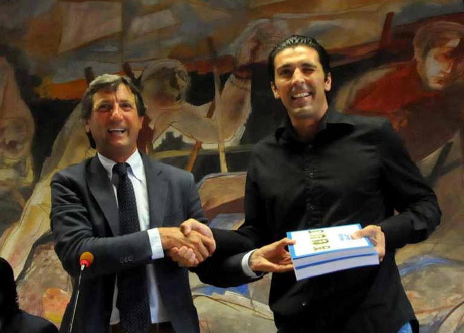 Sportivi dal sindaco ma sulla Carrarese deciderà solo Buffon 