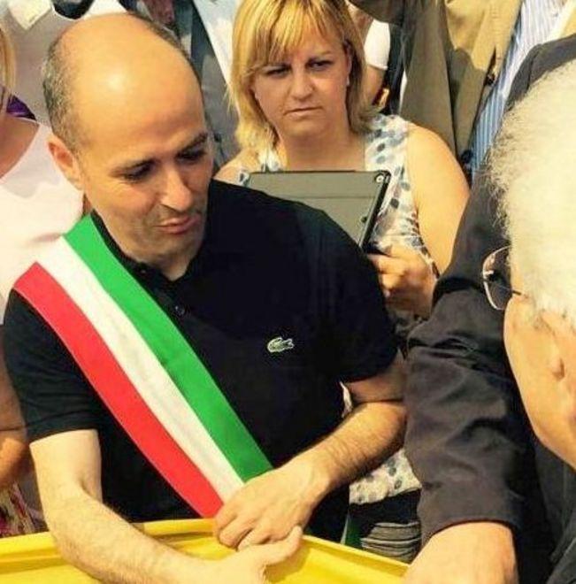 Il primo consiglio col giuramento del sindaco Tola