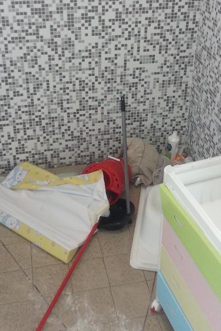 Bagni pubblici nel degrado, il Comune pensa di chiuderli