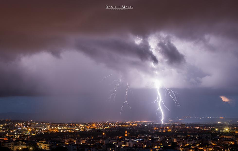 Fulmini su Sassari (foto di Daniele Macis)