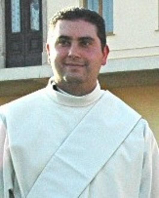Don Roberto Aversano, parroco di Badesi