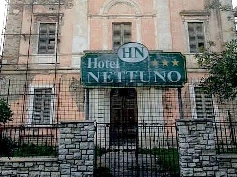 L’ex Hotel Nettuno è un pericolo 