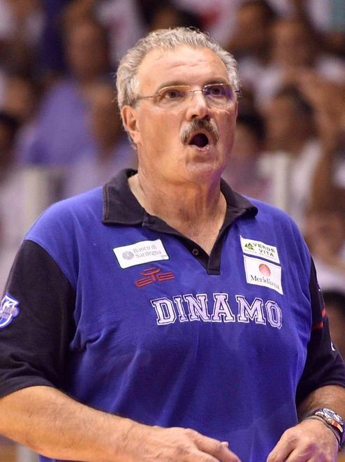 Sacchetti cambia il quintetto la squadra non lo ripaga