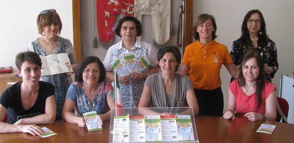 Acquistando un gelato, un buono sconto nei negozi