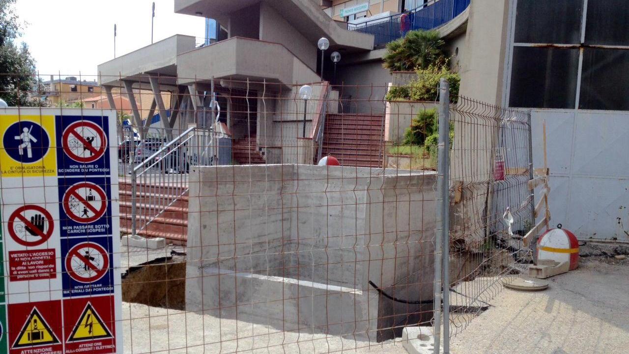 L'ascensore dell'ospedale di Portoferraio (foto di Gio' Di Stefano)